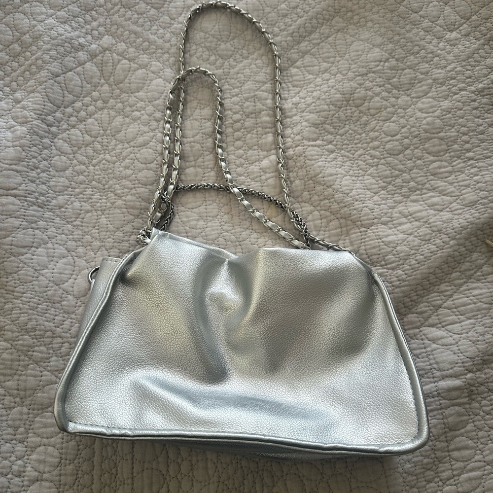 Metallic shoulder or hand bag